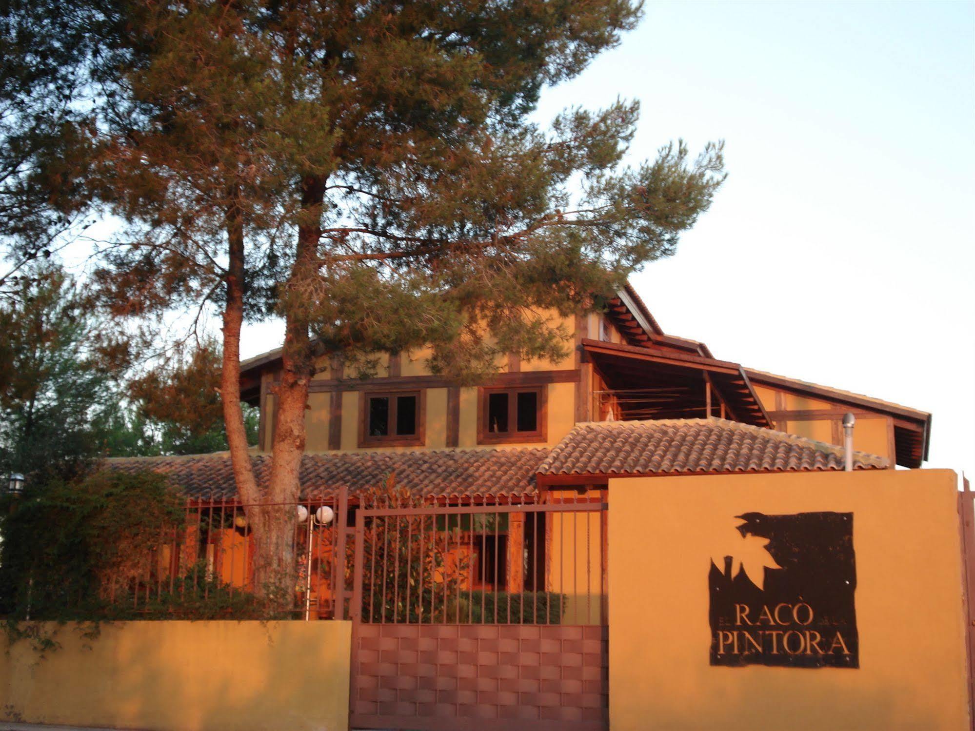 El Raco De La Pintora "Adults Only" Hotel Alberic Bagian luar foto
