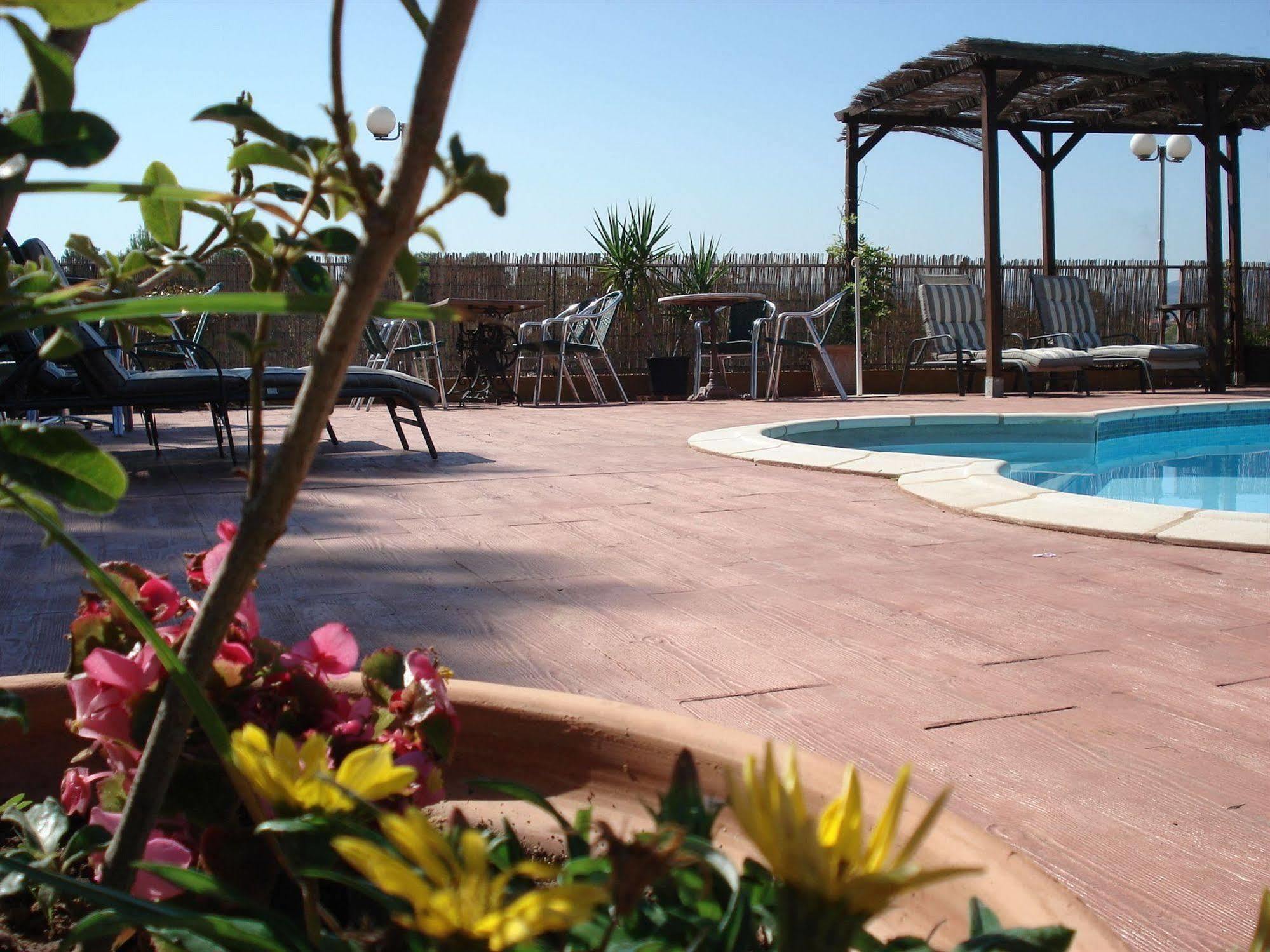 El Raco De La Pintora "Adults Only" Hotel Alberic Bagian luar foto