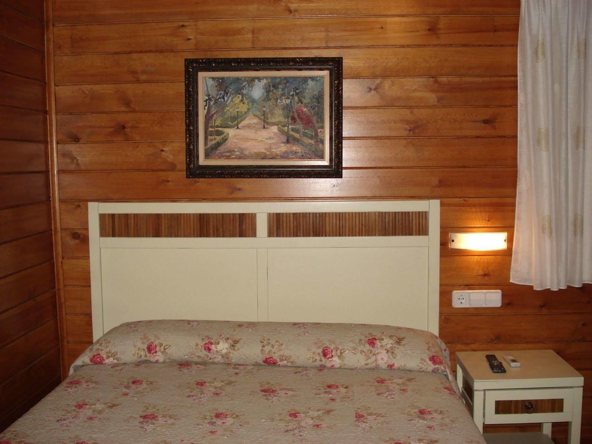 El Raco De La Pintora "Adults Only" Hotel Alberic Bagian luar foto